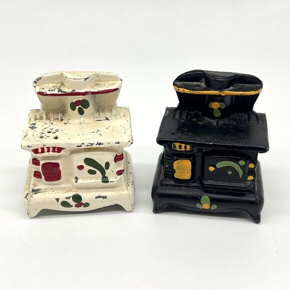 VTG 60s Salt & Pepper Shakers Set Cast Iron Stove Hand Painted Antique KITSCHY - Picture 1 of 9